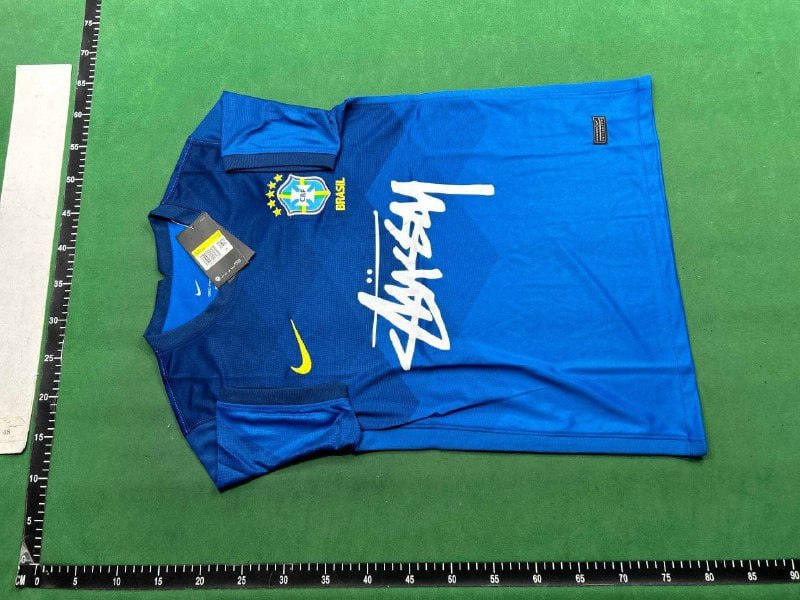 Football T-shirt (39 CP)