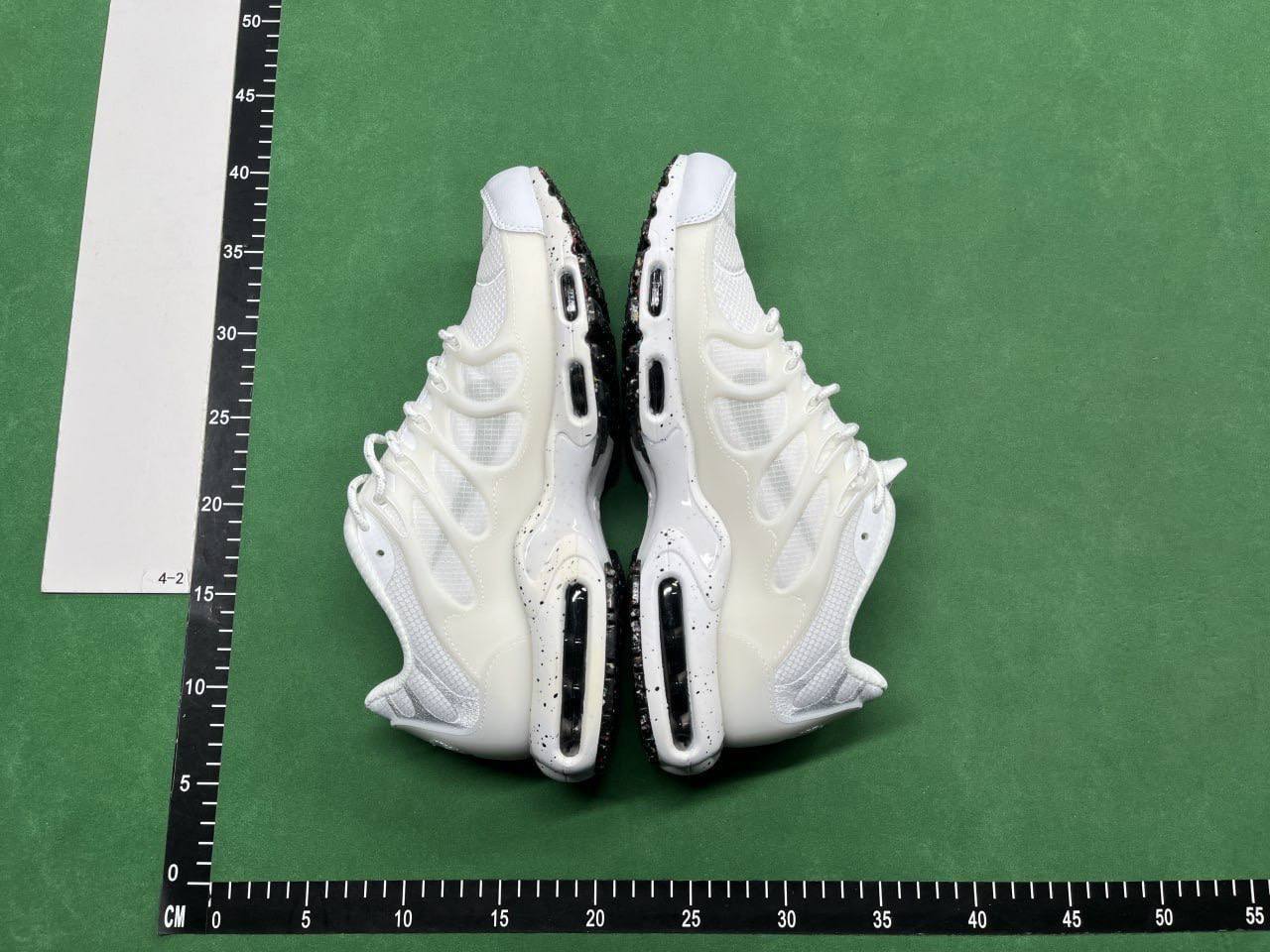Nike AIR MAX PLUS