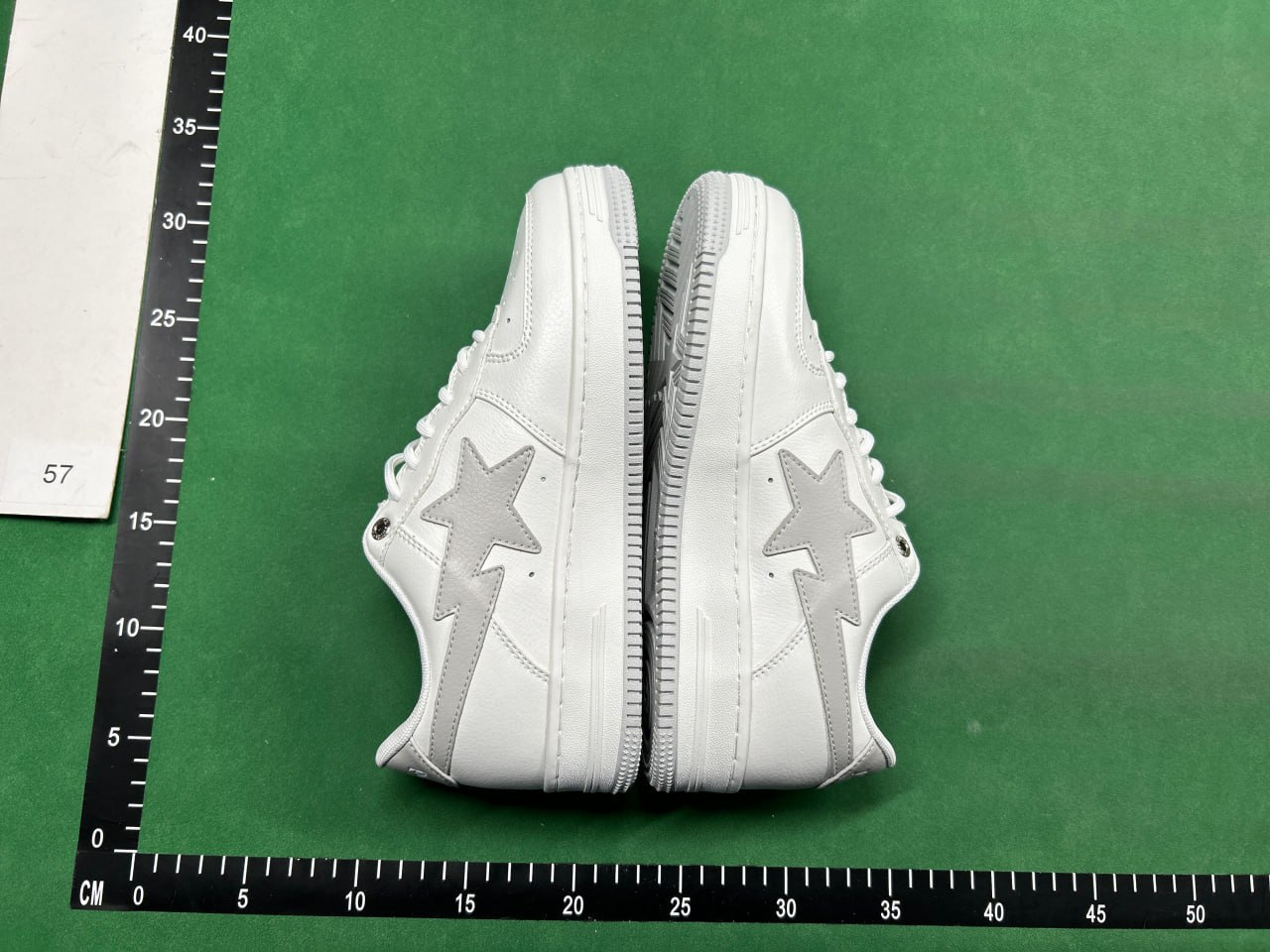 bape shoes (40 CP)