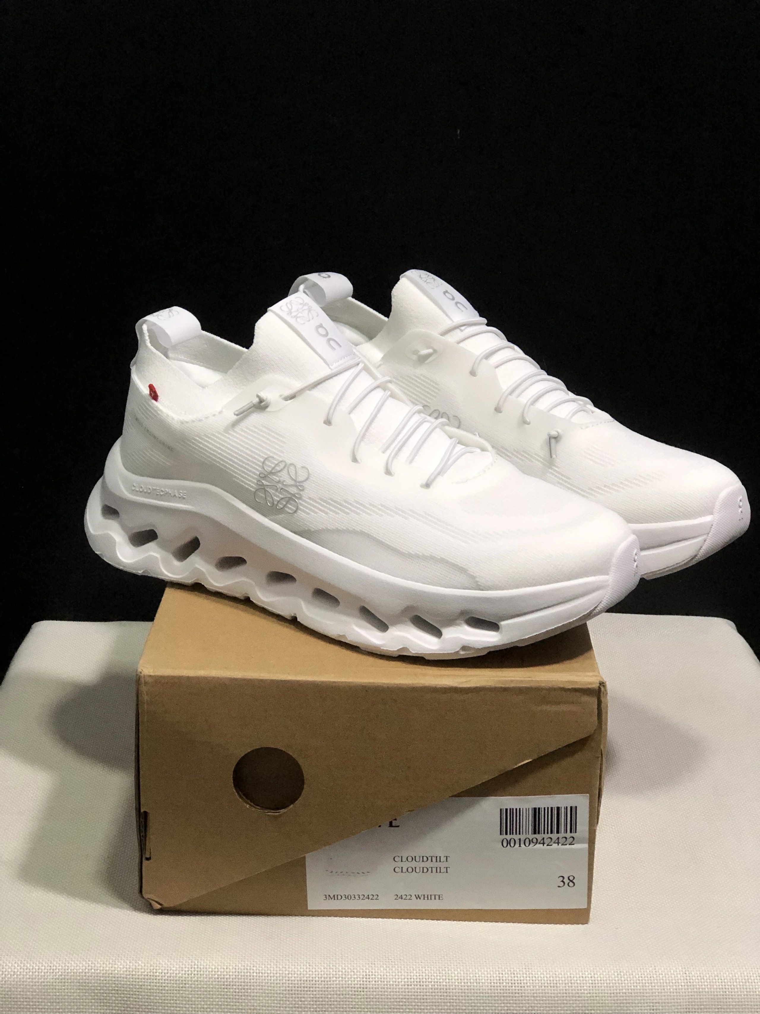 On cloud x Loewe