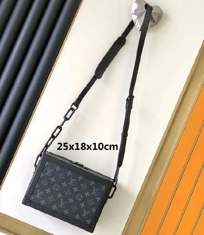 LV CHAIN genuine leather bag （40 +)