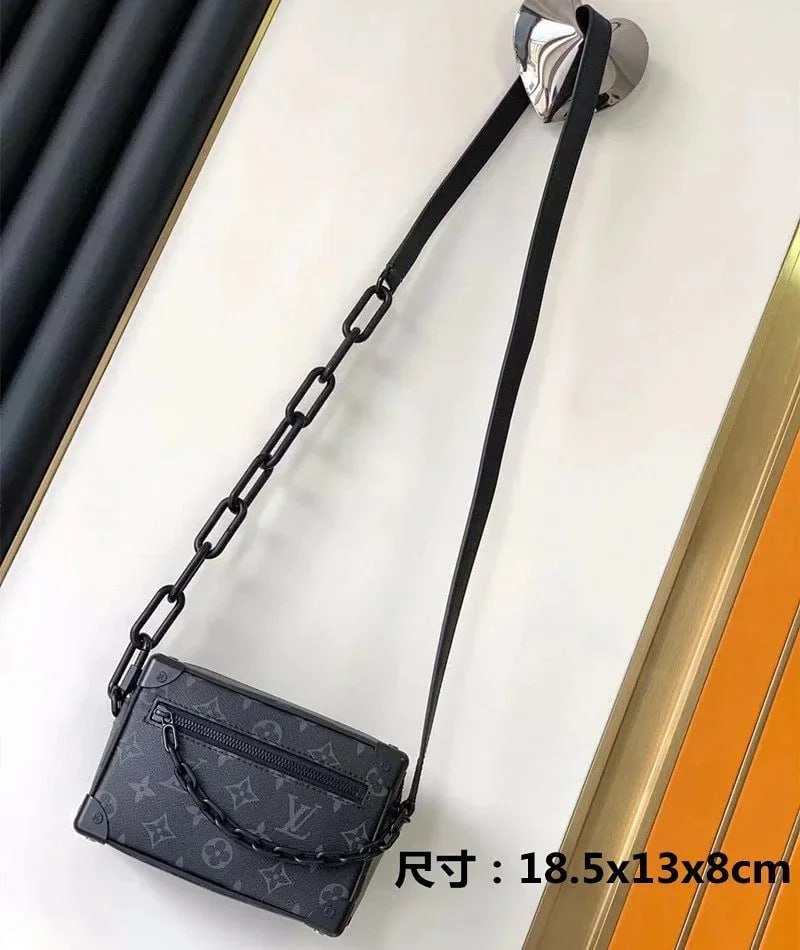 LV CHAIN genuine leather bag （40 +)