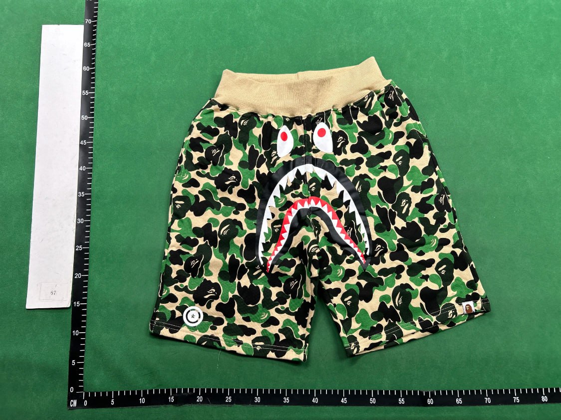 BATHING APE Camo Shark Sweat Shorts（40 style