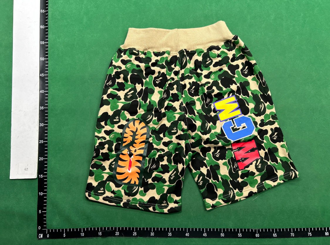 BATHING APE Camo Shark Sweat Shorts（40 style