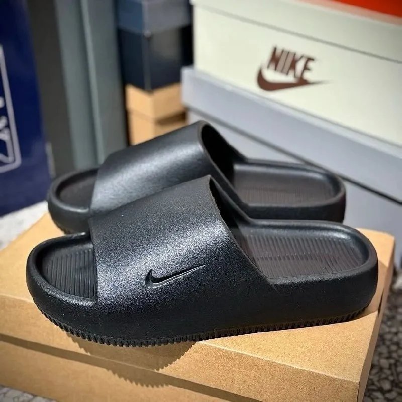 Nike slippers ( 4 + styles)