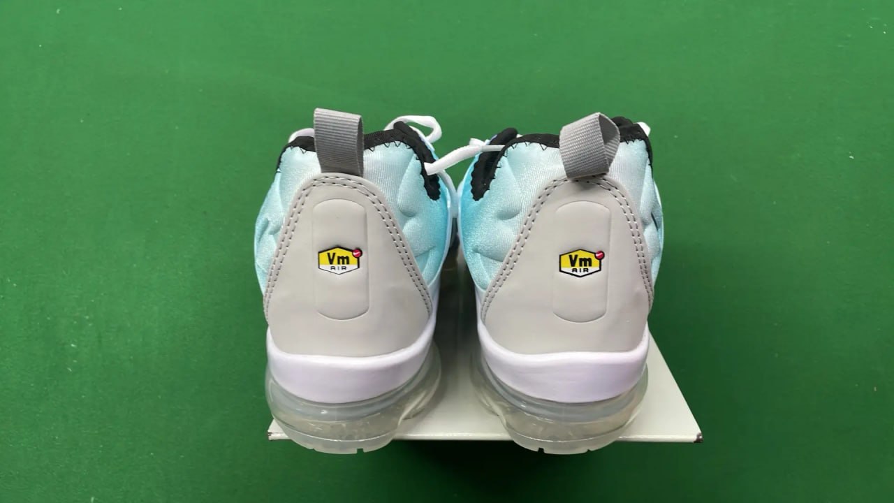 Nike Air VaporMax Plus Sneakers