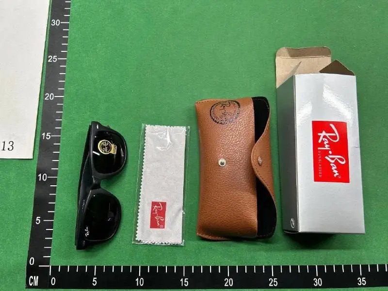 Ray-Ban Wayfarer Sunglasses [C2 Black/G15, C5 Leopard/G15, and other styles]
