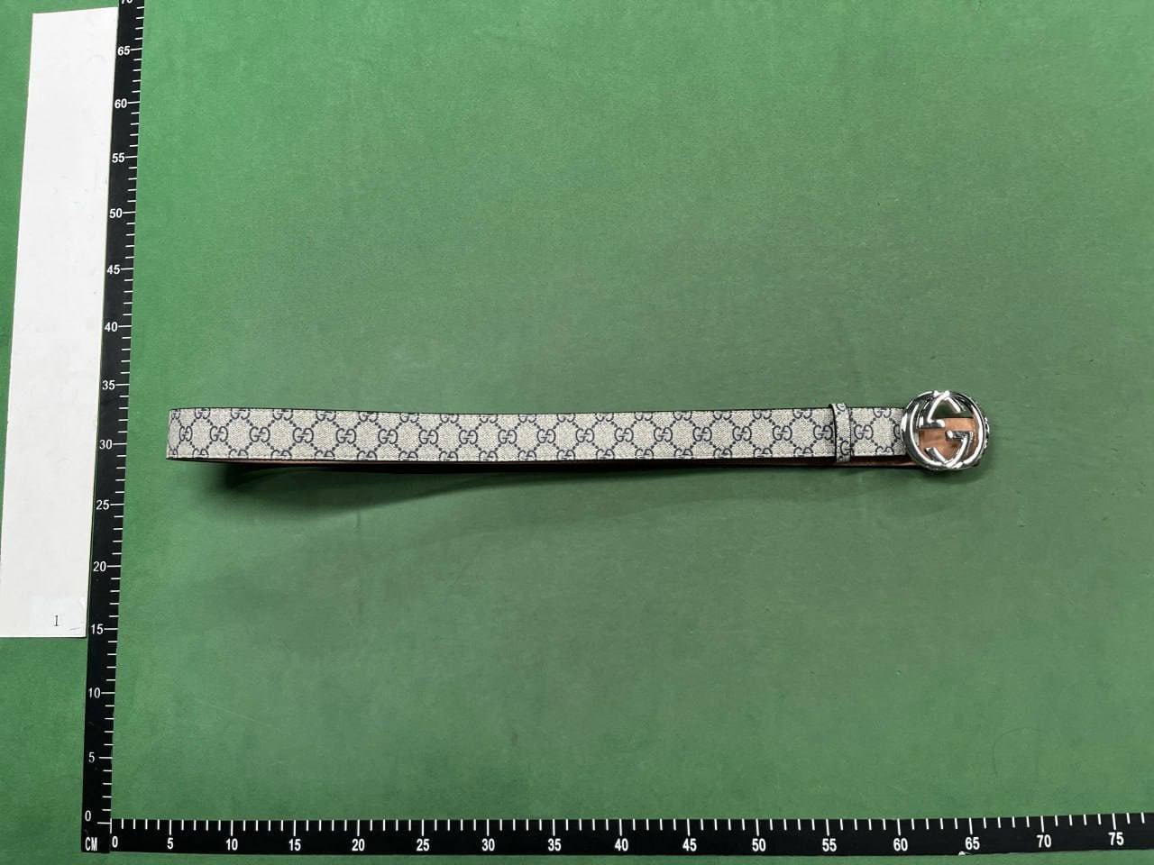 Gucci belt (40 CP)