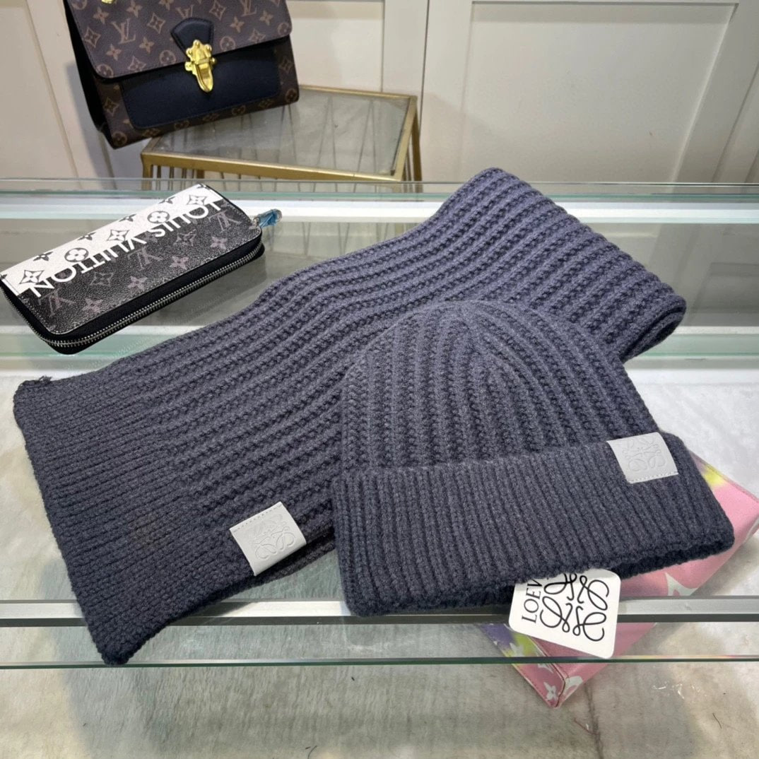 GUCCI Moncler Chanel Louis Vuitton Beanie Scarf