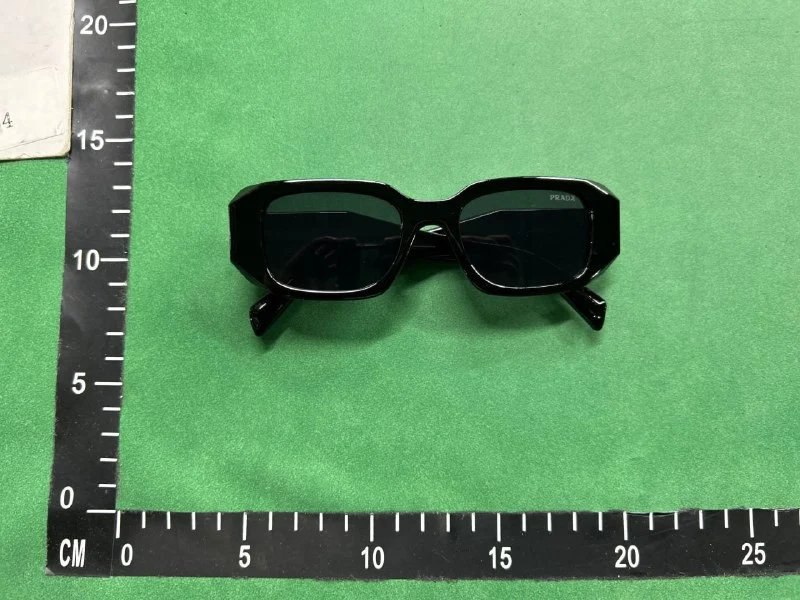 Prada Sunglasses（25+ Styles