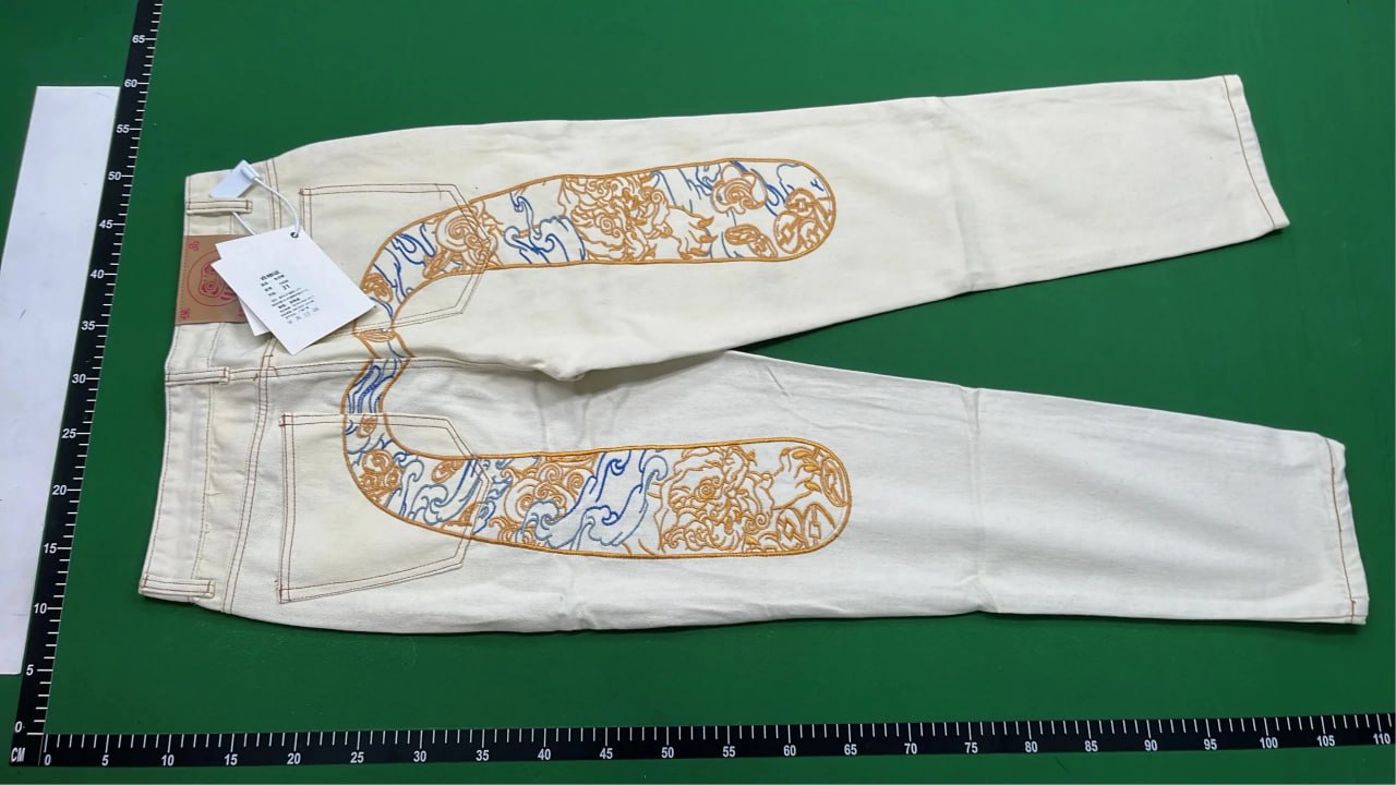 EVISU Jeans（23+ Styles