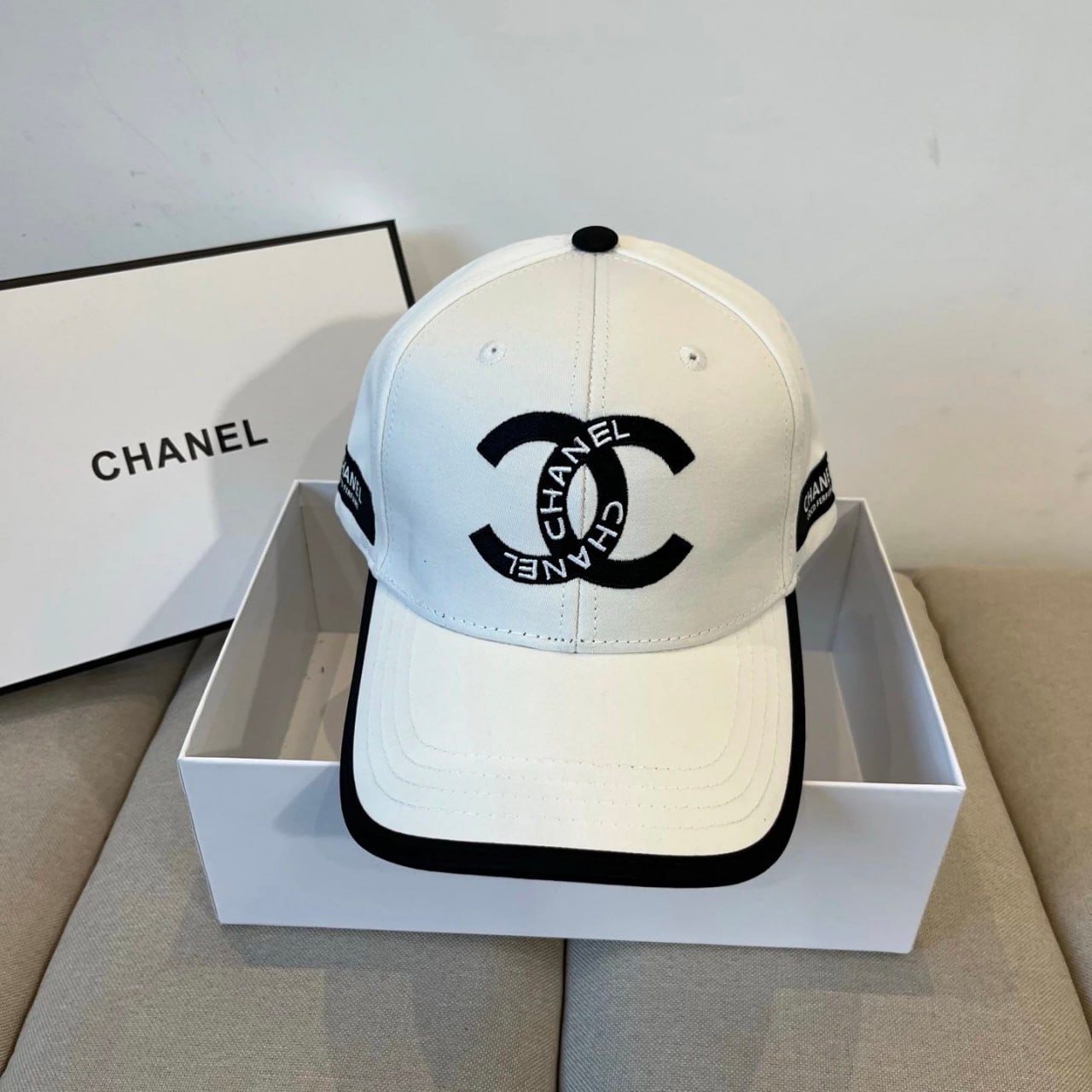 Chanel Bandana Print & Straw Bow Hats [40 styles]