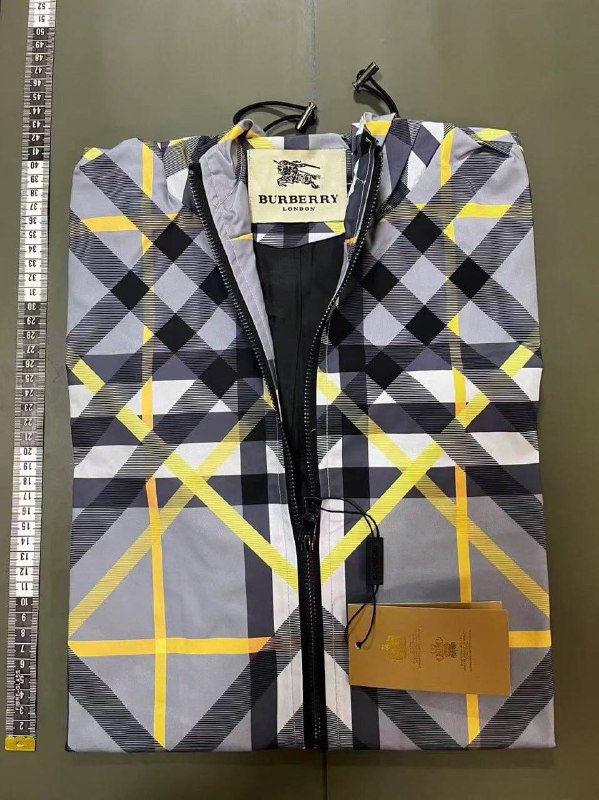 Burberry Vintage Check Jacket [10 styles]