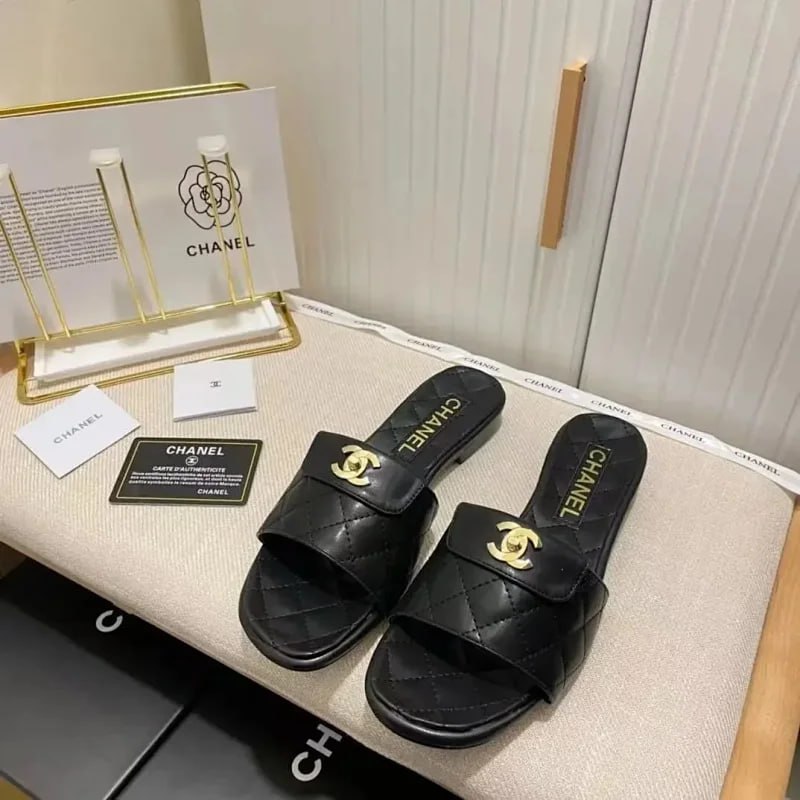 Gucci GG Supreme Slippers / Chanel Slide Sandals [38 styles]