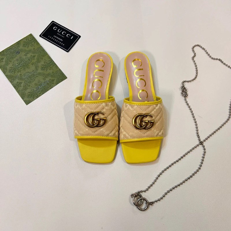 Gucci GG Supreme Slippers / Chanel Slide Sandals [38 styles]