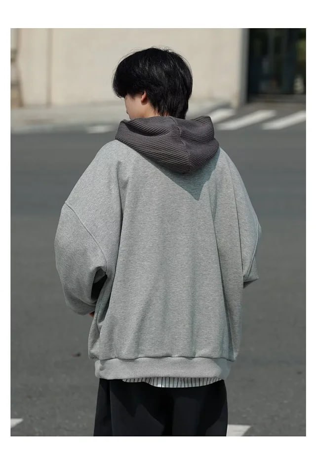 Unbranded Hooded Sweatshirt [1 style]