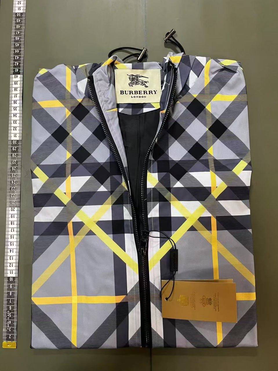 Burberry Vintage Check Raglan Sleeve Jacket [10 styles]