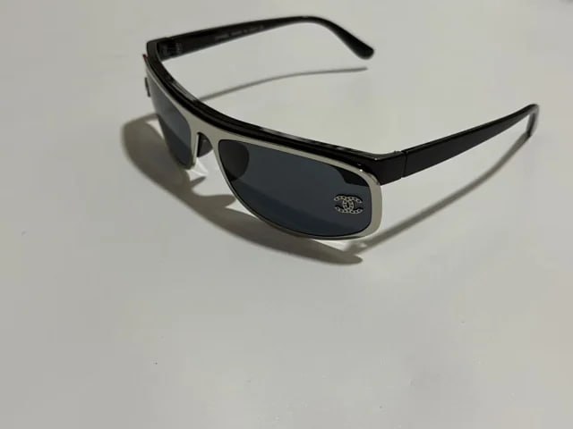 CHANEL Aviator-Style Sunglasses [6 styles]