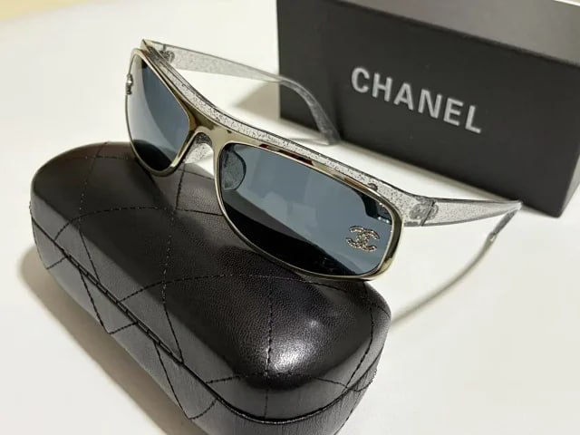 CHANEL Aviator-Style Sunglasses [6 styles]
