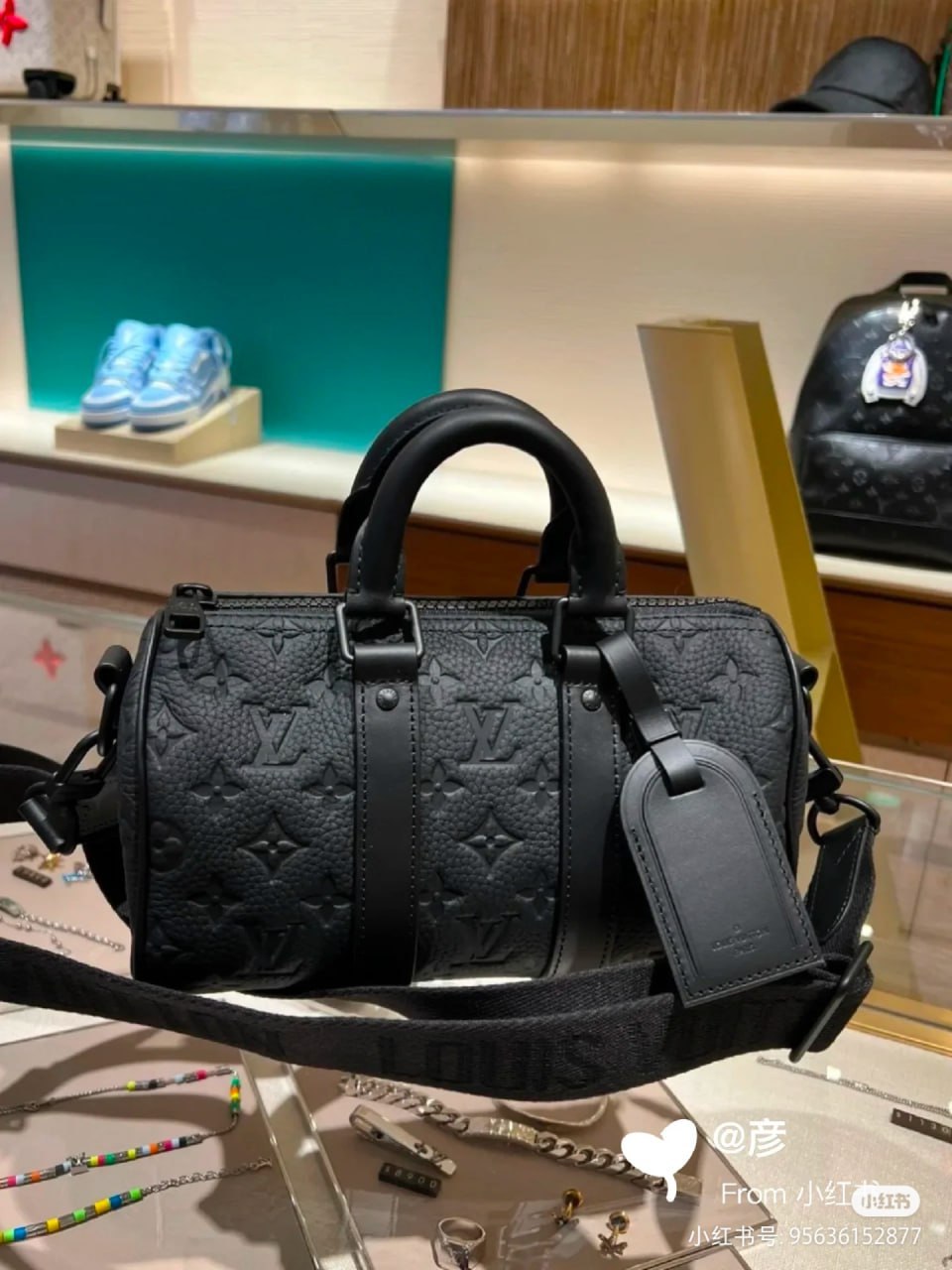 Louis Vuitton Graffiti Speedy Bag [40 styles]