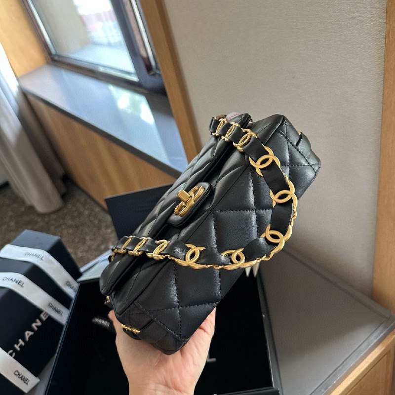 Chanel Classic Flap Bag [2 styles]
