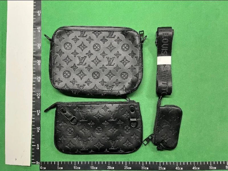 Louis Vuitton Monogram/ Damier / Epi Leather Handbags [1 style]