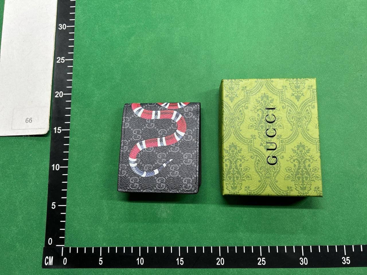 Gucci GG Supreme Wallet [33 styles]