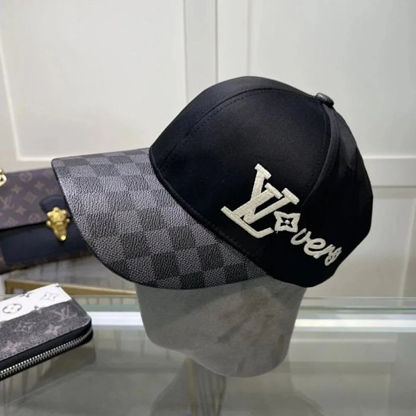 Louis Vuitton Monogram Beanie [40 styles]