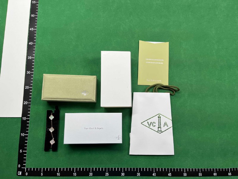 Van Cleef & Arpels Alhambra Bracelet [40 styles]