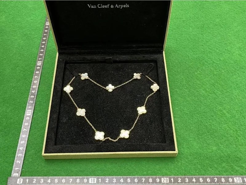 Van Cleef & Arpels Alhambra Bracelet [40 styles]