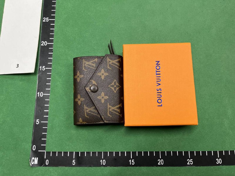 Louis Vuitton Damier and Monogram Wallets [40 styles]