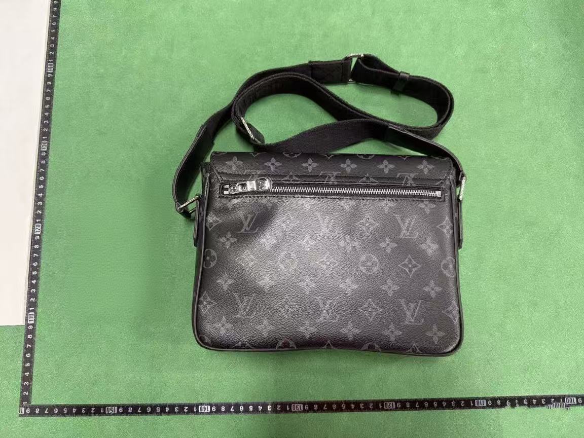 Louis Vuitton Messenger Bag [40 styles]