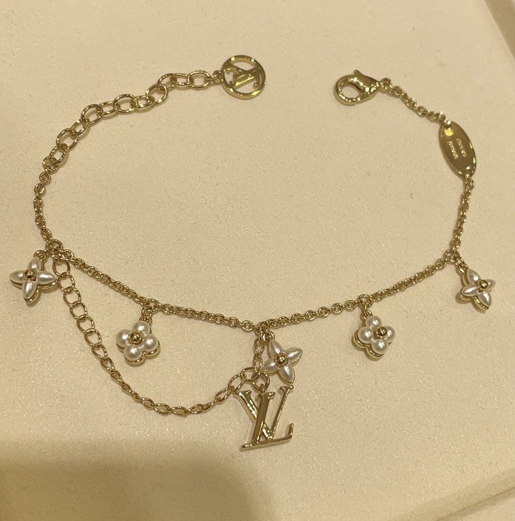 Louis Vuitton LV Letter Floral Pattern Pearl Gold Bracelet