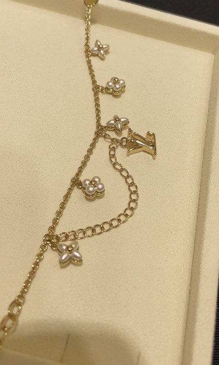 Louis Vuitton LV Letter Floral Pattern Pearl Gold Bracelet