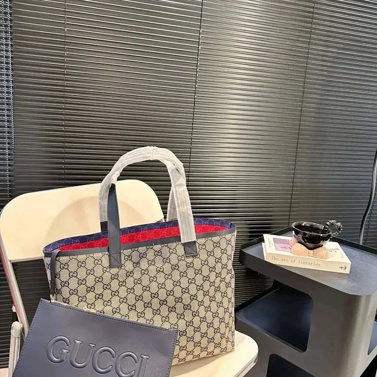 Gucci GG Supreme Tote Bag with Pouch [32 styles]