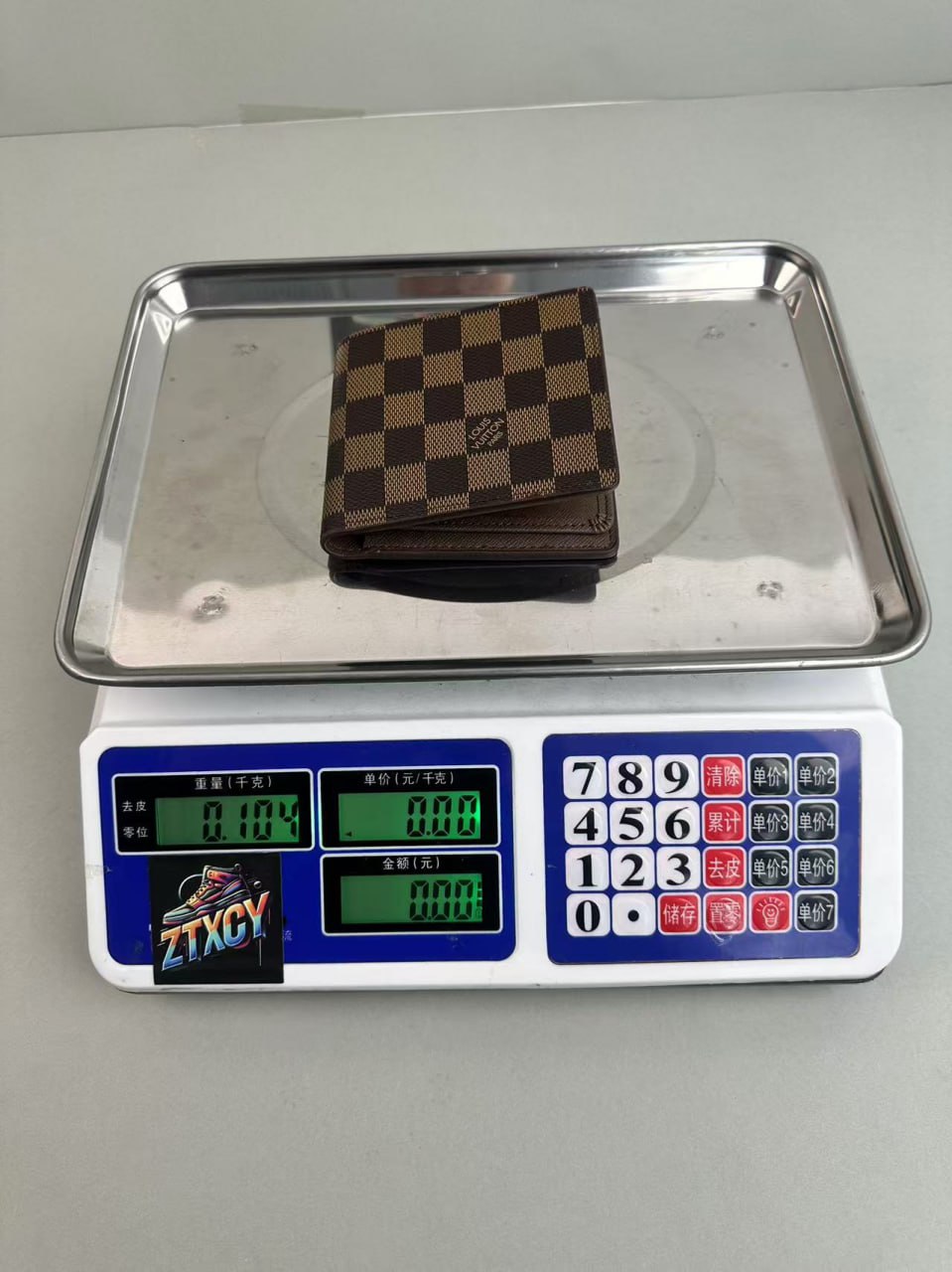 Louis Vuitton Damier and Monogram Wallets [6 styles]