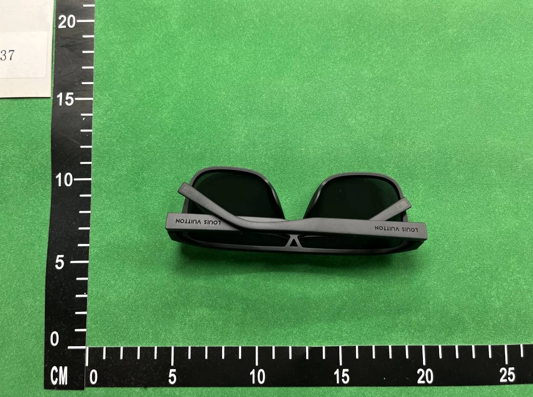 Ray-Ban Wayfarer & Aviator Sunglasses [24 styles]